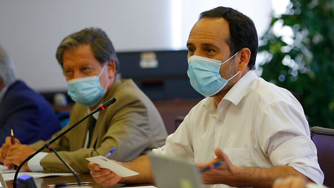 Comisión de Hacienda aprobó censura y destituyó de la presidencia al comunista Daniel Núñez