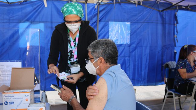 Por primera vez Iquique supera media nacional en vacunación contra Covid-19