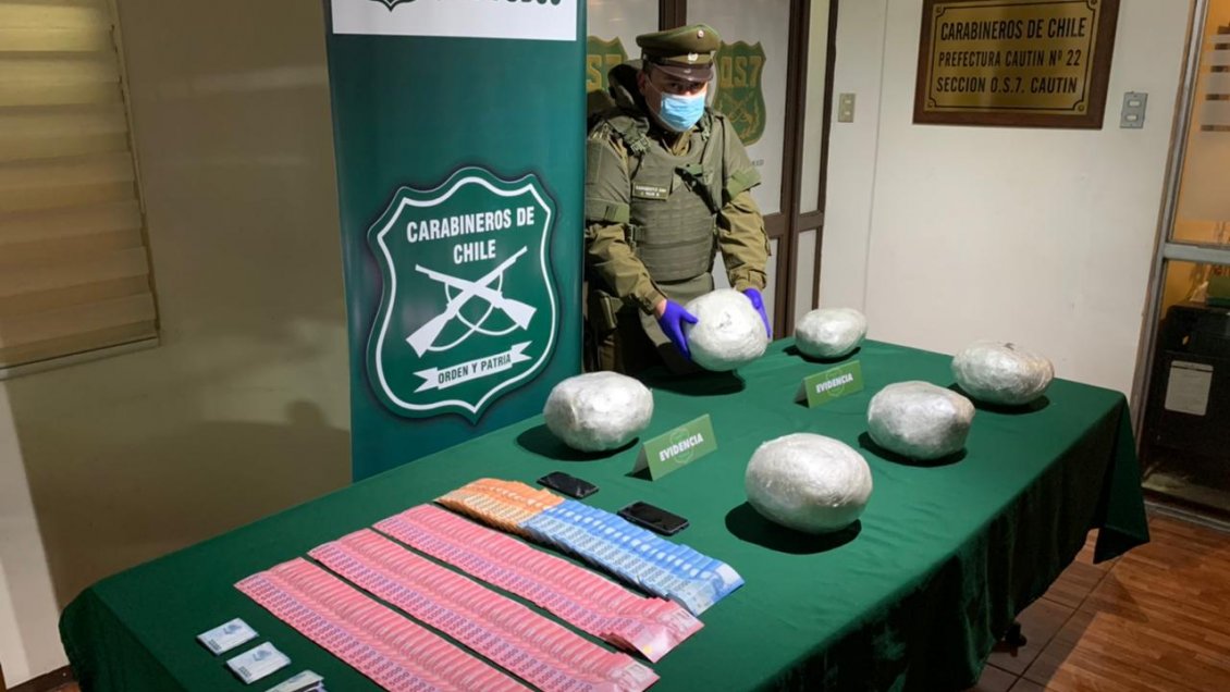 Conductor controlado por Carabineros en Lautaro llevaba seis kilos de marihuana