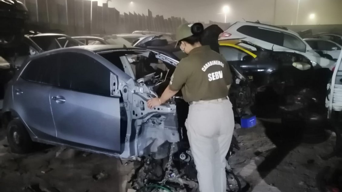 Recuperan autos con encargo por robo cuando eran desmantelados en Alto Hospicio