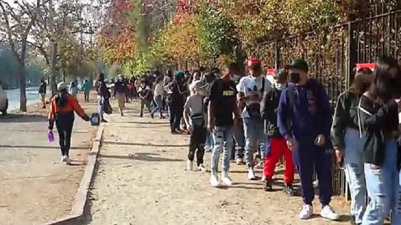 Reapertura de Fantasilandia, con más de 8.000 casos diarios de Covid en Chile, provocó indignación