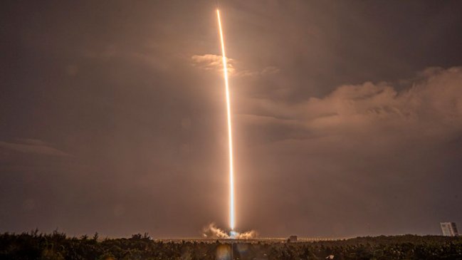 La primera nave de carga para la estación espacial china se acopló con éxito