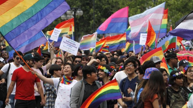 Oficialismo se sintió traicionado por anuncio de matrimonio igualitario