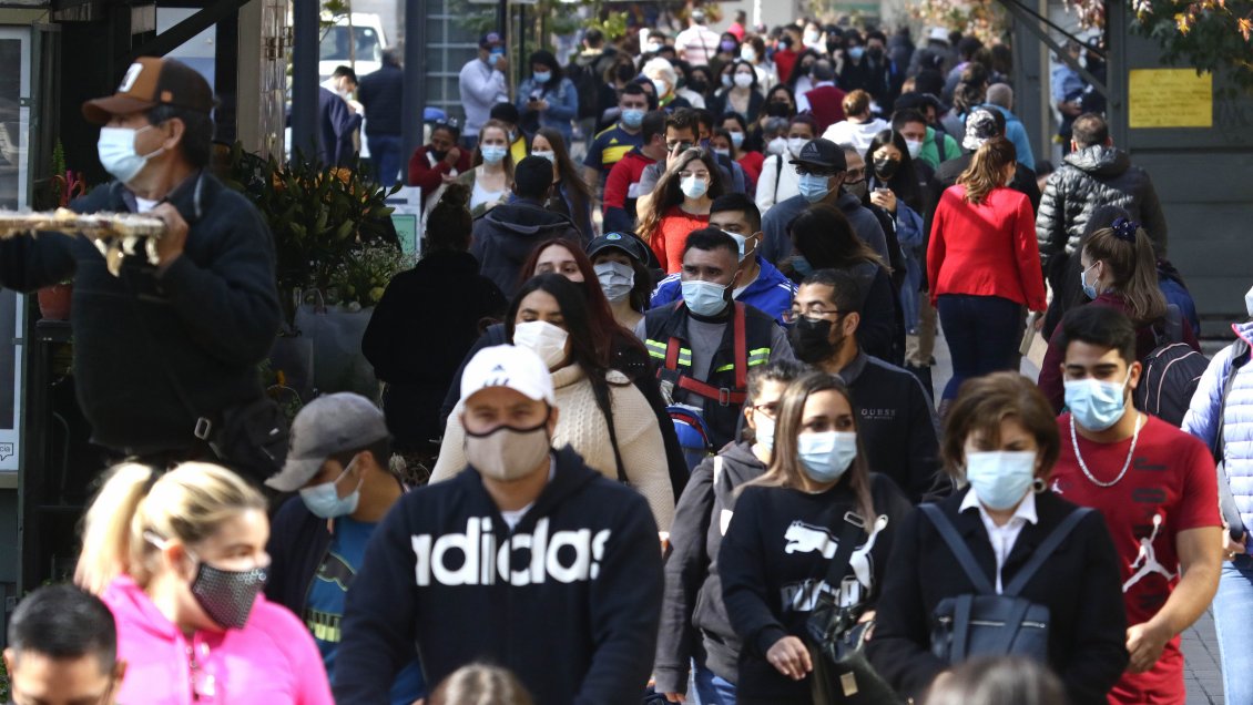 Actividad económica sorprende con salto de 14,1% en abril