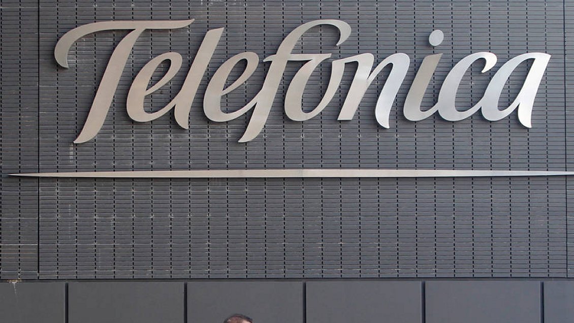 Incluidas las en Chile: Telefónica finalmente logró vender sus torres de telecomunicaciones