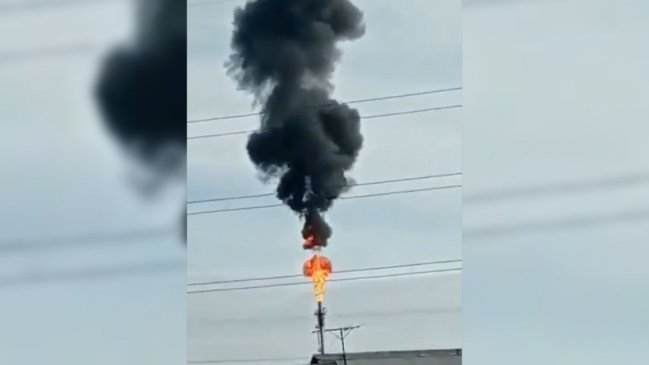 Sistema de seguridad por corte de energía activó llamaradas desde refinería de ENAP en Hualpén
