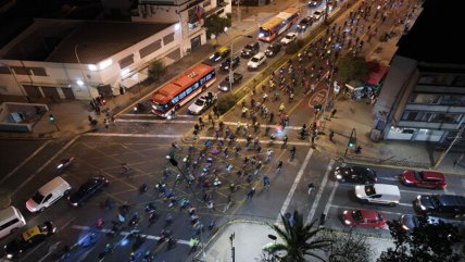   Ciclistas capitalinos conmemoraron con una caravana nocturna el Día Mundial de la Bicicleta 
