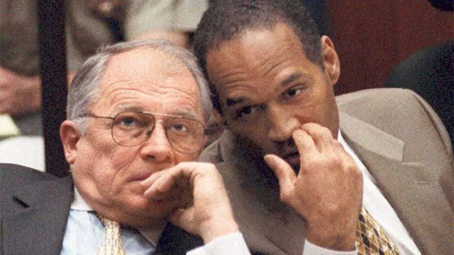 Murió F. Lee Bailey, el abogado que defendió a OJ Simpson y al 