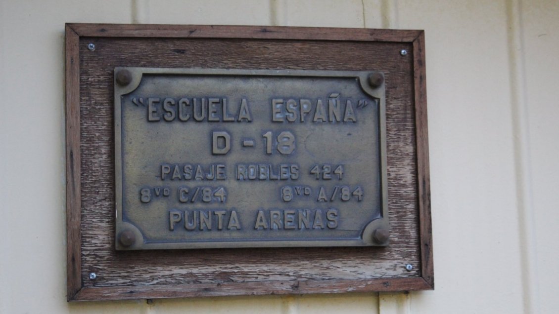 En menos de un mes: Nuevo robo afectó a la Escuela España de Punta Arenas