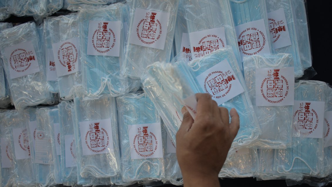 Distribuyen mascarillas en campamentos de Rancagua y Rengo