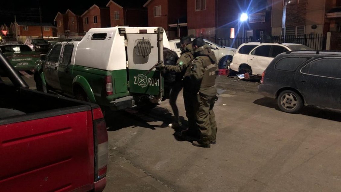 36 personas fueron detenidas en fiesta clandestina durante el toque de queda en Punta Arenas