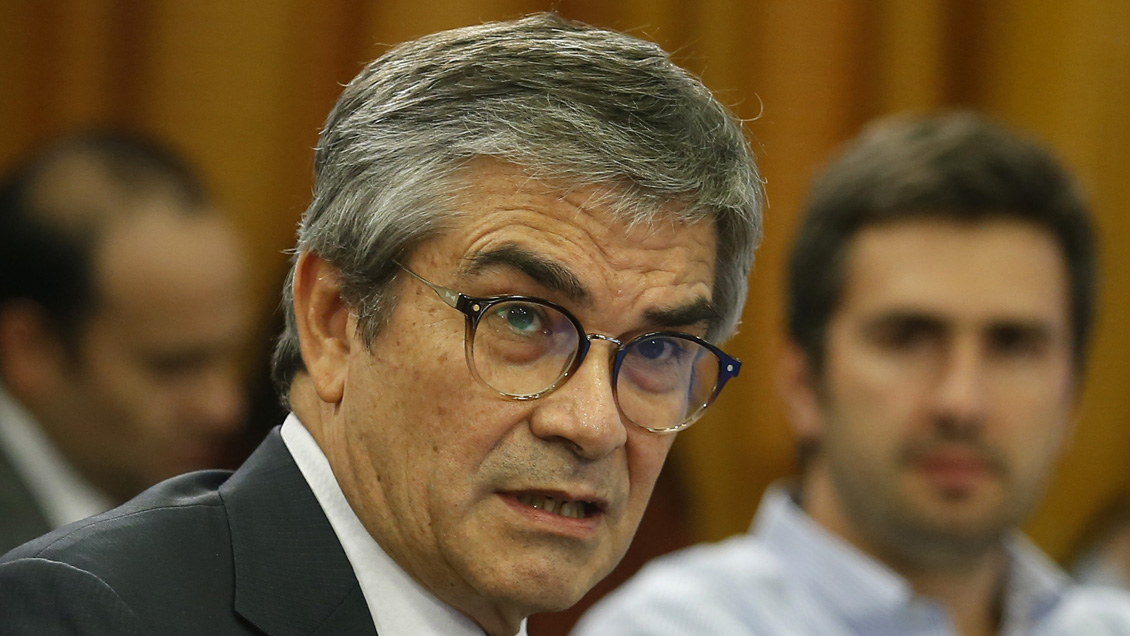 Mario Marcel dice que vaciar las cuentas de AFP 