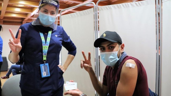 Con buena respuesta de adolescentes, Coyhaique inició vacunación desde los 16 años