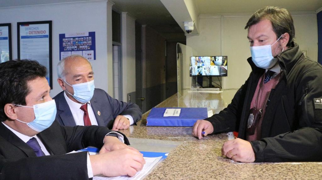 Municipalidad de San Felipe denuncia a ex director jurídico por llevarse computadores y dinero