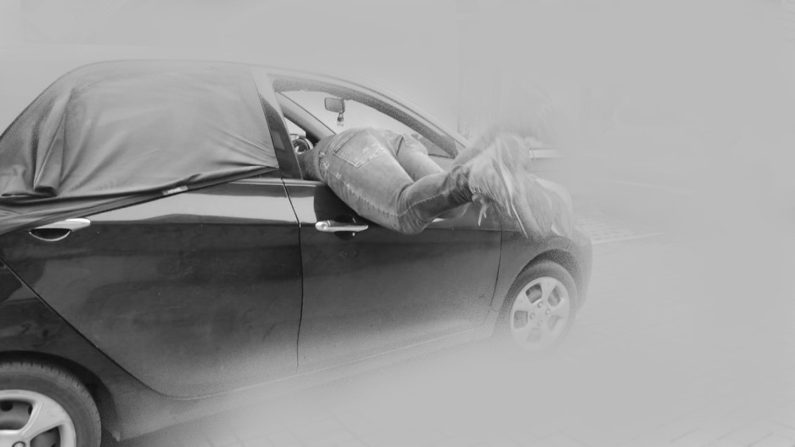 Diacono de Tomé quiso evitar robo de vehículo y recorrió ocho kilómetros colgando por la ventana