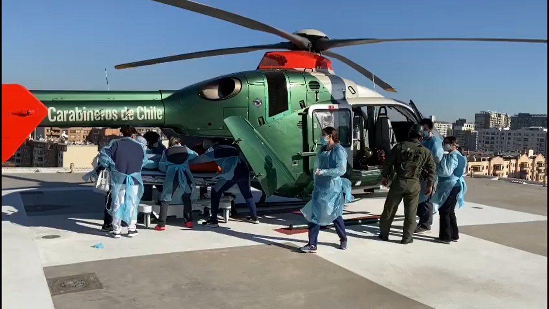 Parapentista está en riesgo vital tras caer en el cerro Panul