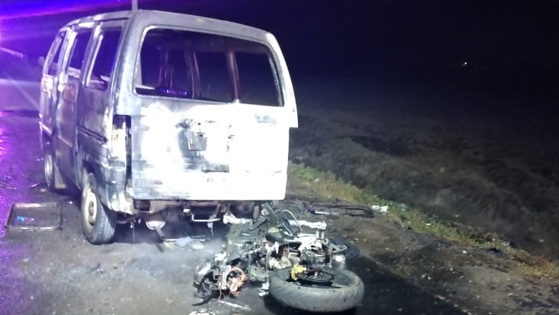 Motociclista falleció tras chocar con un furgón en Lampa