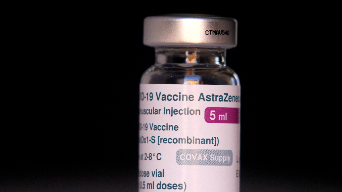 Menores de 45 años vacunados con AstraZeneca recibirán Pfizer como segunda dosis