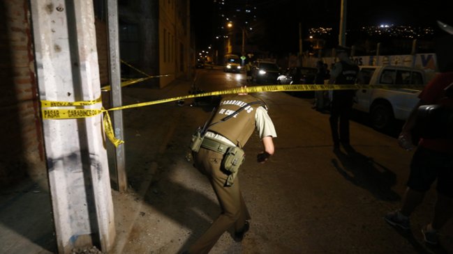 Camioneta robada terminó incrustada en una casa de Ñuñoa