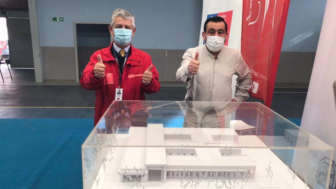 Servicio de Salud Maule entregó maqueta del nuevo Cesfam de Sagrada Familia