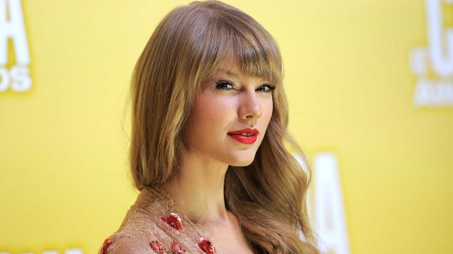 Taylor Swift anunció que regrabará su álbum 