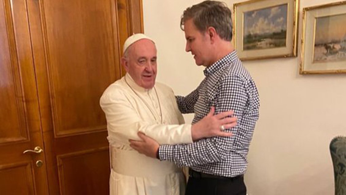 Juan Carlos Cruz visitó al papa Francisco y le agradeció reciente nombramiento