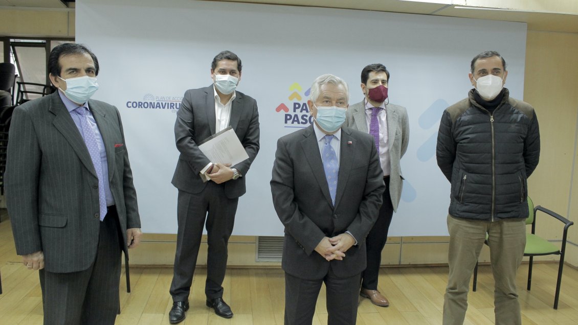 Alcaldes del Maule entregaron propuesta a ministro Paris sobre medidas en torno a la pandemia