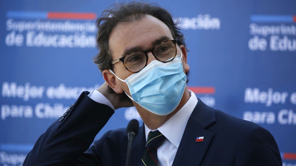 Fenats y Colegio de Profesores solicitaron destitución de ministro Figuera