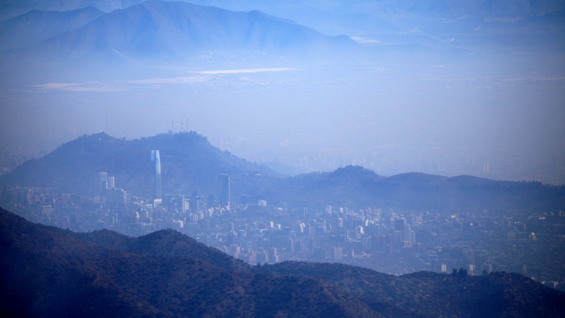 La Región Metropolitana vive feriado bajo preemergencia ambiental