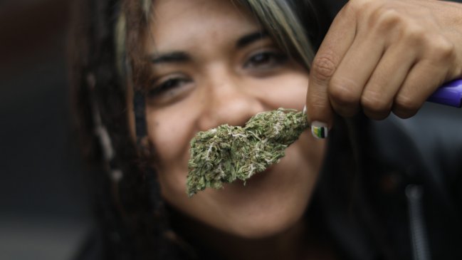 México despenaliza el consumo recreativo de marihuana pero no su comercialización