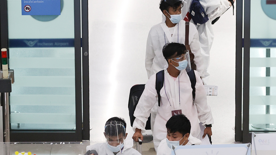 Más de 30 estudiantes en cuarenta en Malta tras positivo en vuelo