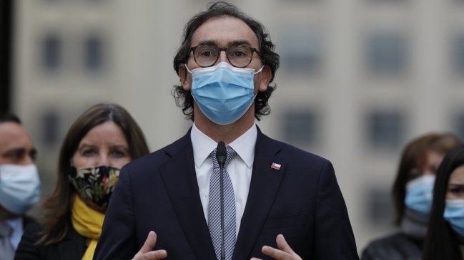 Frente Amplio y PC anuncian acusación constitucional contra Ministro Figueroa