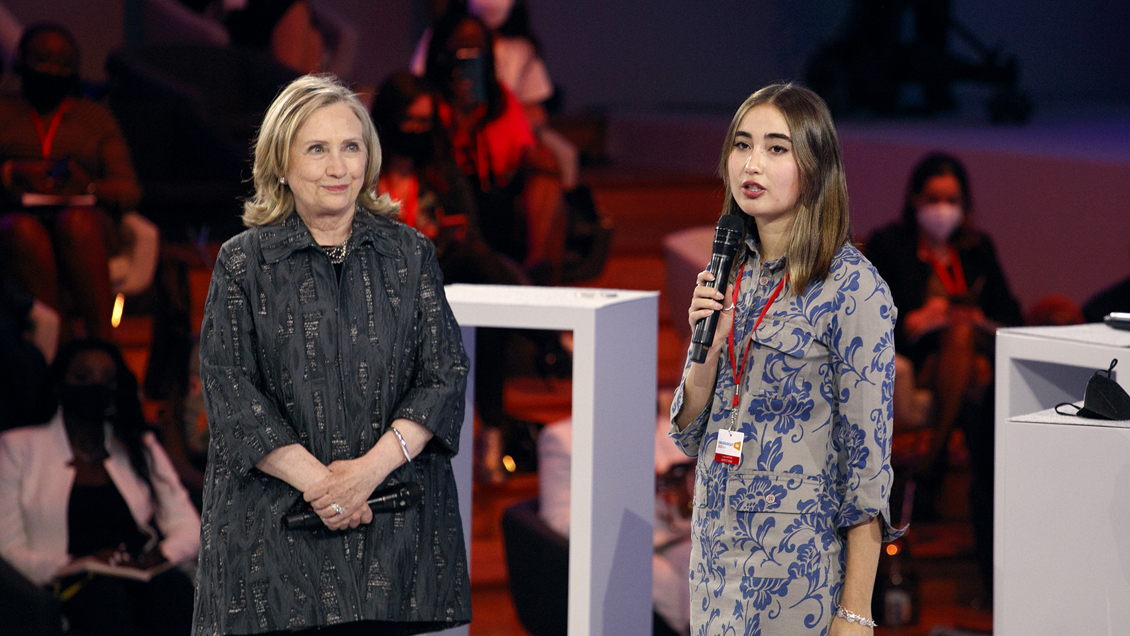 Activista chilena Julieta Martínez protagonizó el Foro Generación Igualdad de la ONU con Hillary Clinton - Cooperativa.cl