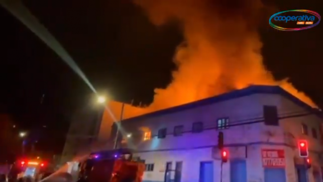 Incendio en casona dejó 42 personas damnificadas en Antofagasta