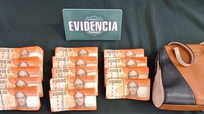 Carabineros recuperó 27 millones de pesos robados desde un automóvil en Iquique