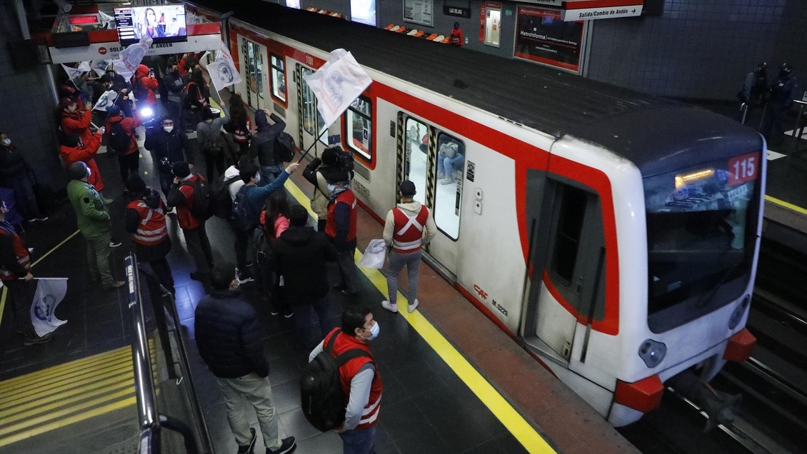 Protesta de trabajadores del Metro provocó cierre de estaciones