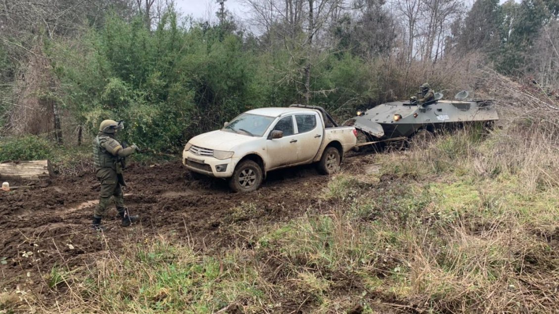 Carabineros incautó dos vehículos robados, armas y chaleco antibalas en Biobío y La Araucanía