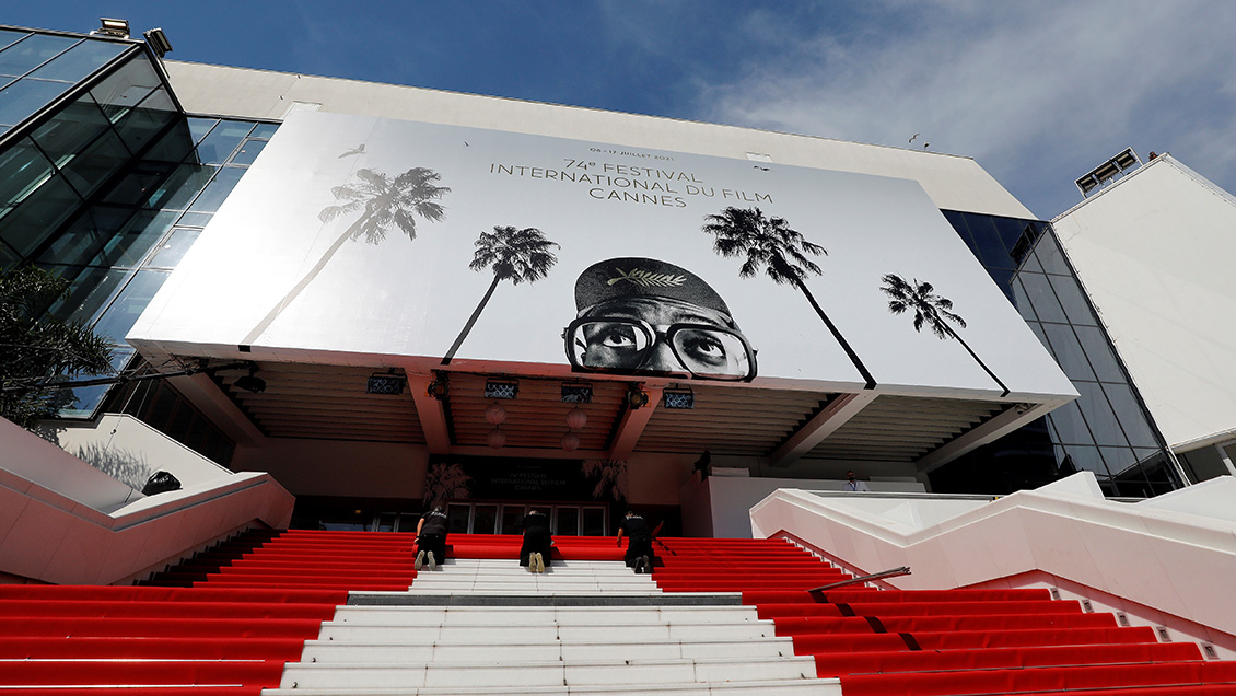 Cannes promedia tres casos de Covid-19 por día en su regreso presencial