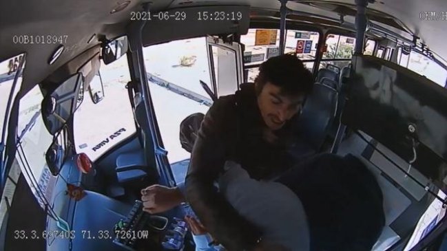 Gremio anticipa acciones legales por golpiza a conductor de micro en Valparaíso