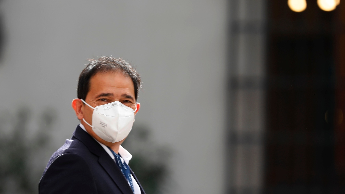 Asociación de funcionarios del INDH exigió renuncia de Sergio Micco y anunció paralización