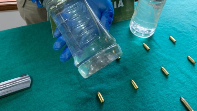 Perros policiales ayudaron a incautar 18 kilos de drogas, entre ellas ketamina líquida, en Concepción