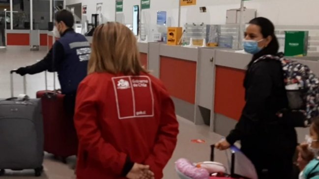 Cinco personas que llegaron en vuelo internacional directo a Antofagasta dieron positivo a Covid-19