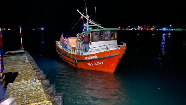 Continúa búsqueda de pescador que cayó al mar cerca de Melinka