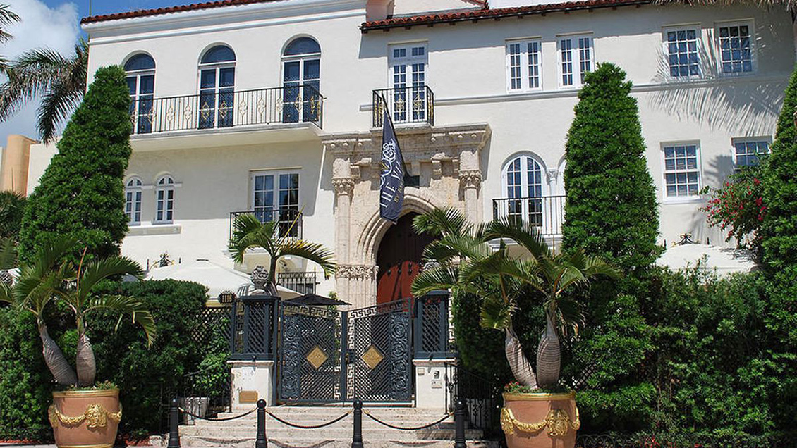 Encuentran a dos personas fallecidas al interior de la ex mansión de Gianni Versace