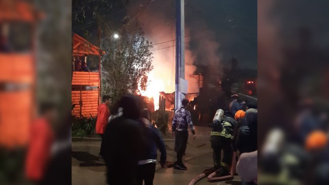 Incendio consumió una casa habitación en Pudahuel