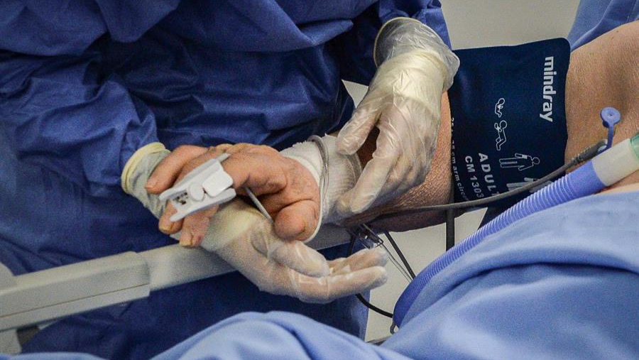 Desarticulan banda que pedía millonaria cuota por camas UCI en Perú