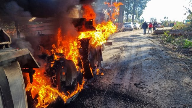 Sujetos quemaron camión forestal en Nueva Imperial