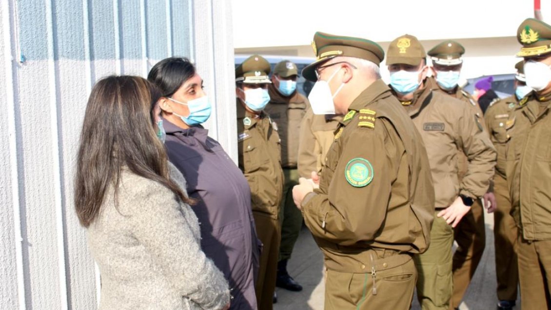 Alto mando de Carabineros se reunió con familiares de funcionarios heridos en asalto ocurrido en Victoria