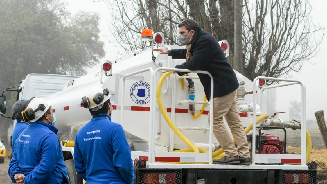 Chillán sumó dos camiones aljibes para cuadriplicar abastecimiento de agua en 17 sectores rurales
