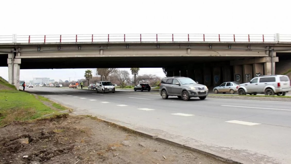 MOP anuncia acciones legales tras choque de camión contra puente en Talcahuano